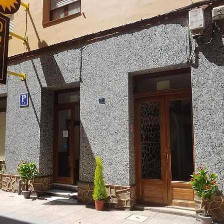 In Guest - Cozy Single With Shared Bathroom *