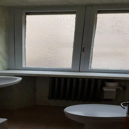 In Guest - Cozy Single With Shared Bathroom Vendégház *